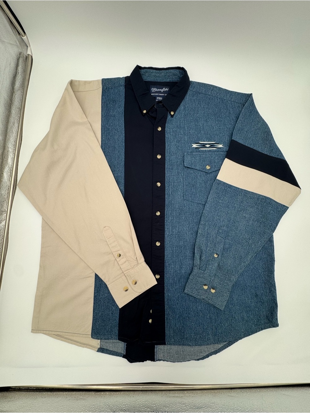 Vtg Wrangler Colorblock Button-Front Shirt Jacket in Beige, Blue & Black